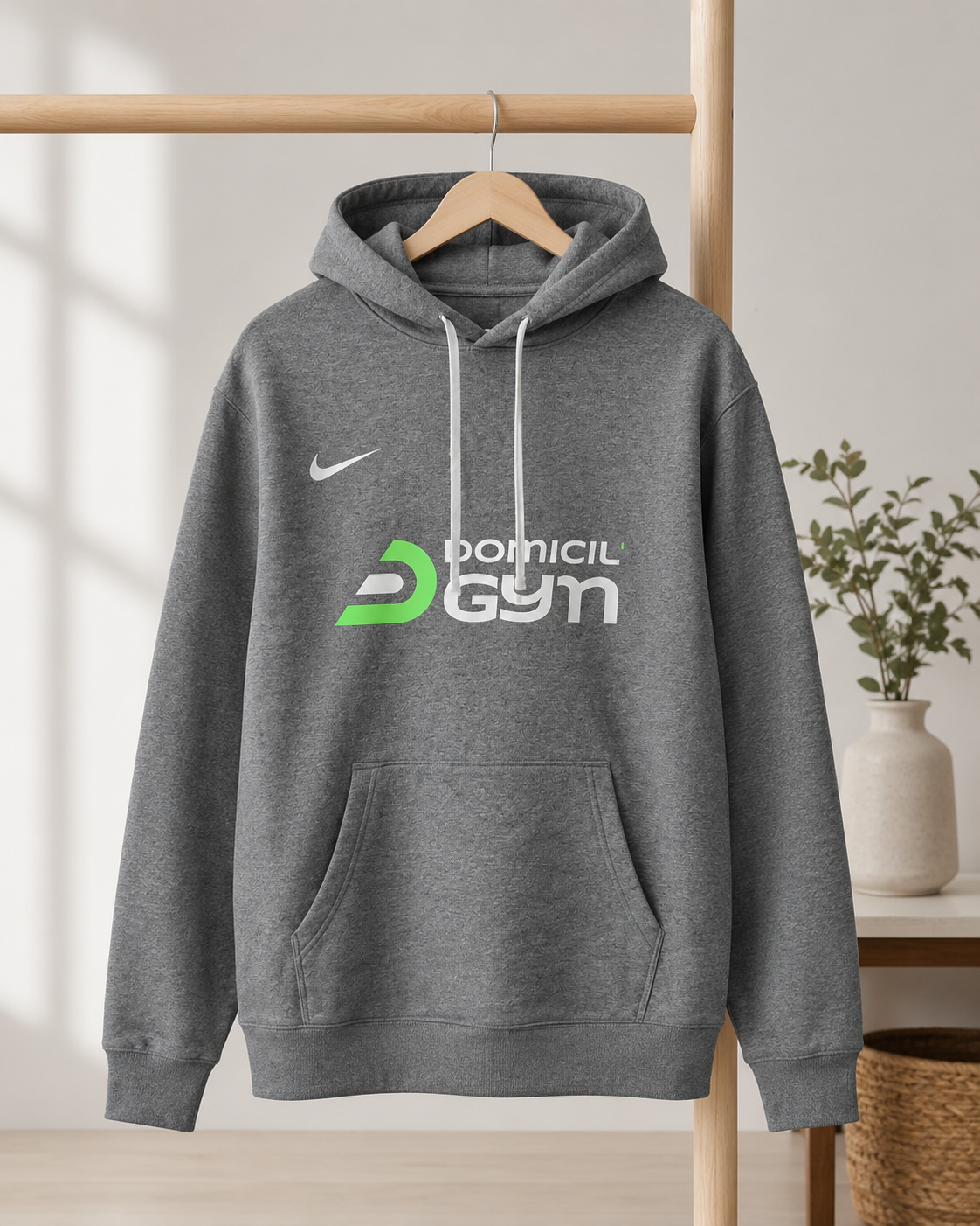 Sweat à capuche Nike Femme Domicil'Gym gris - produit sur cintre 